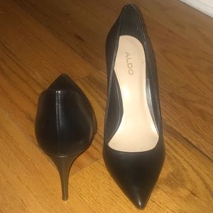 Aldo - Black Heels/Pumps Size 6